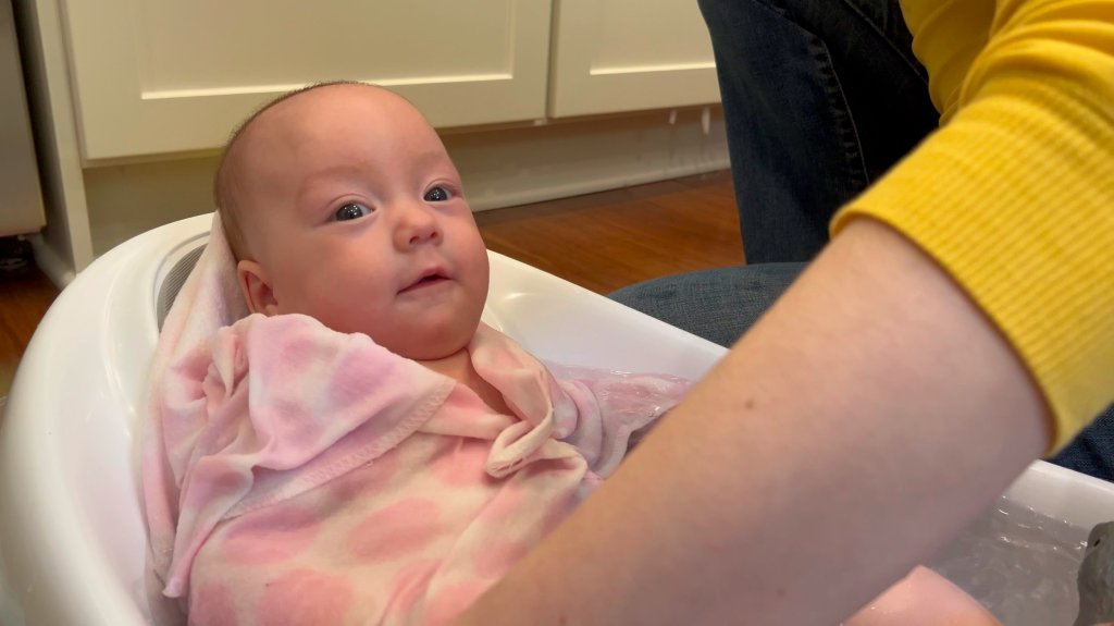 How to bathe a newborn baby (without the&nbsp;tears)